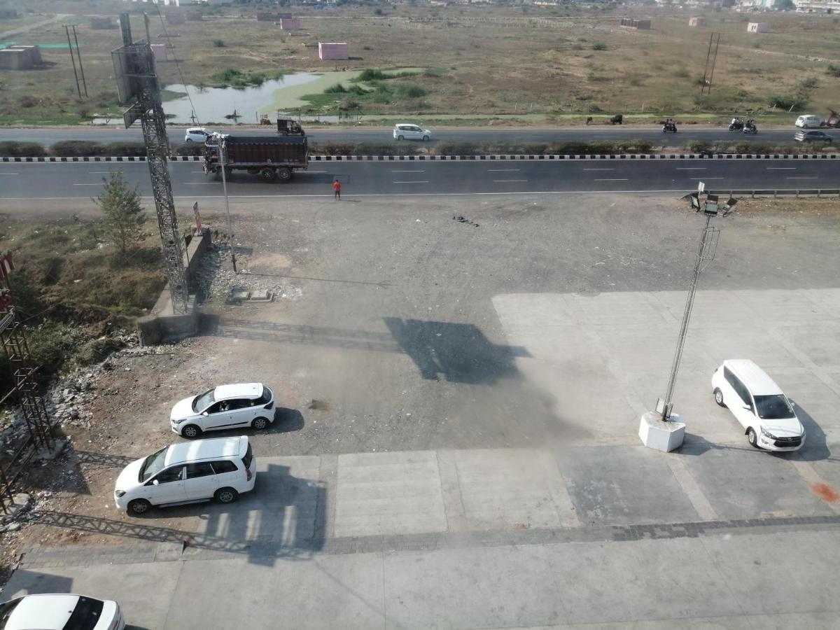 Hotel Golden City Vadodara Buitenkant foto