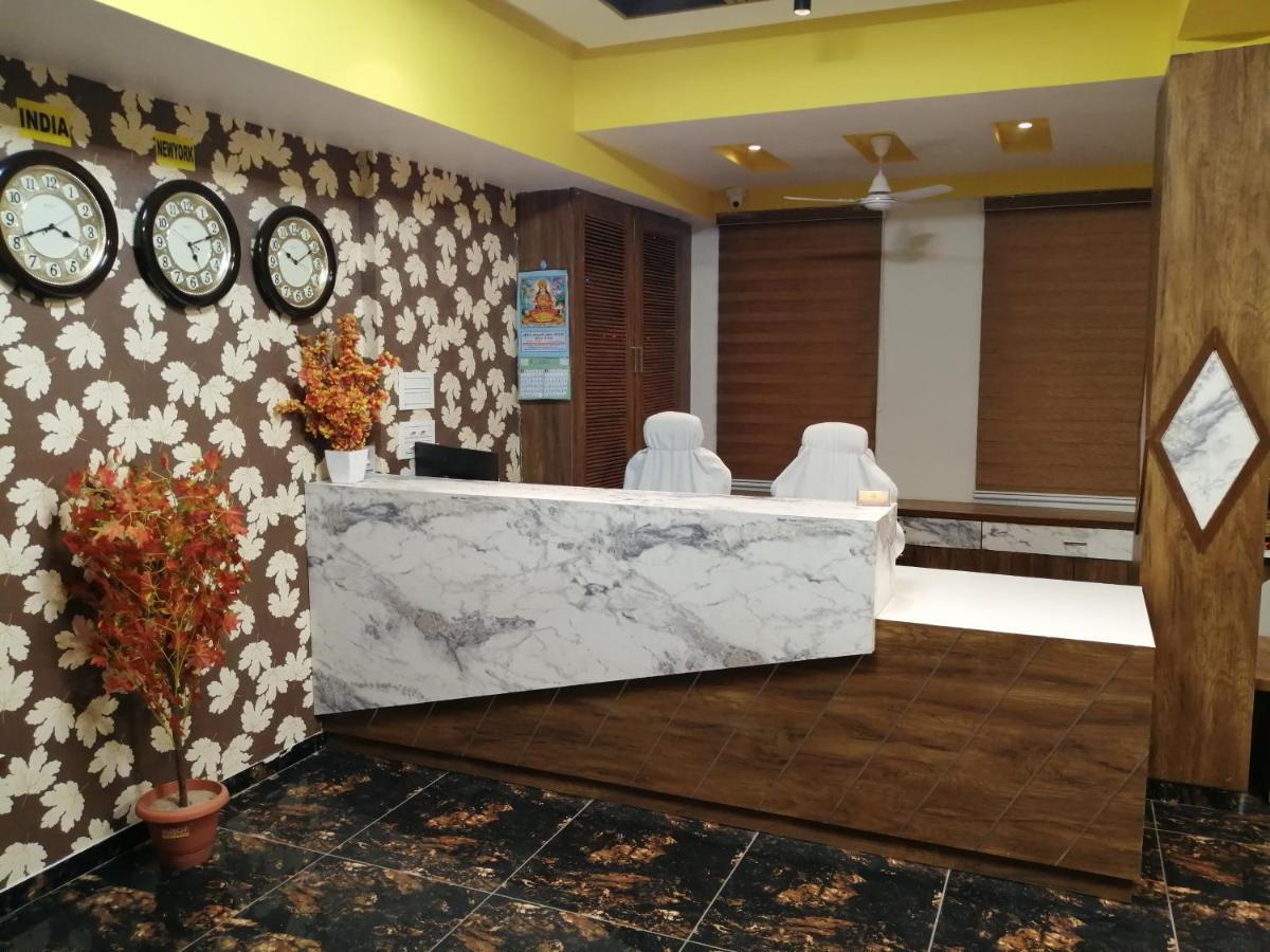 Hotel Golden City Vadodara Buitenkant foto