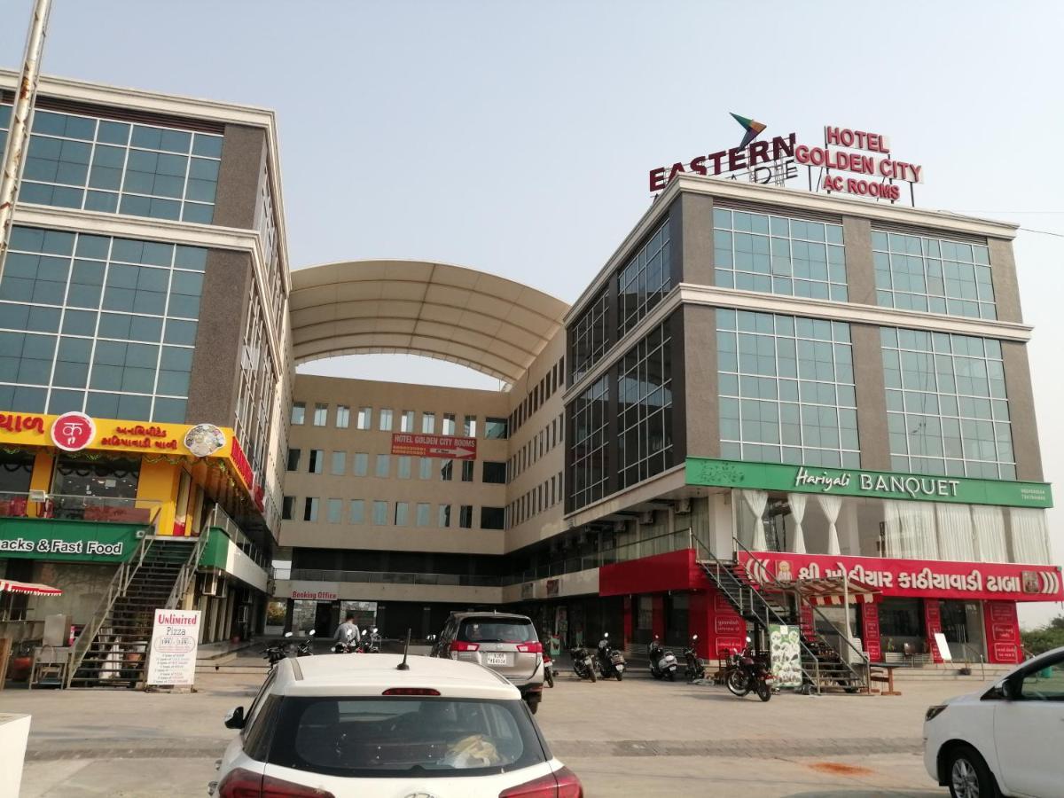 Hotel Golden City Vadodara Buitenkant foto